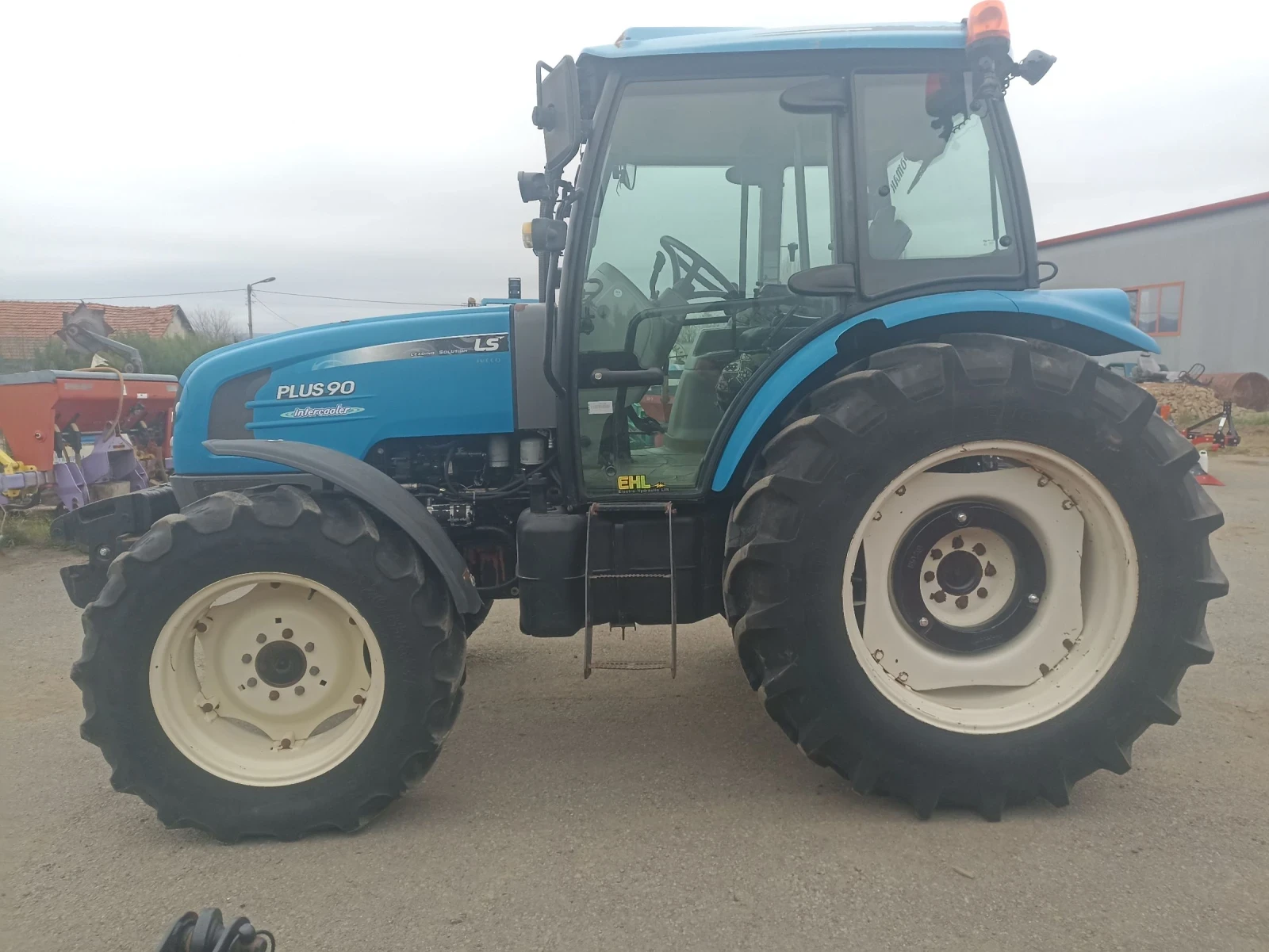 Трактор LS PLUS 90 - изображение 4