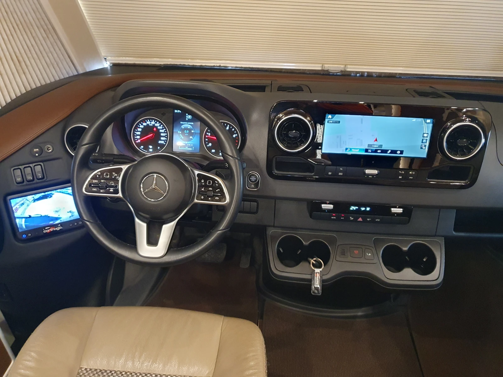 Кемпер Carthago C-Line 4.9L Mercedes* ALDE* Хидравлика* LiFePO4, снимка 6 - Каравани и кемпери - 54879688