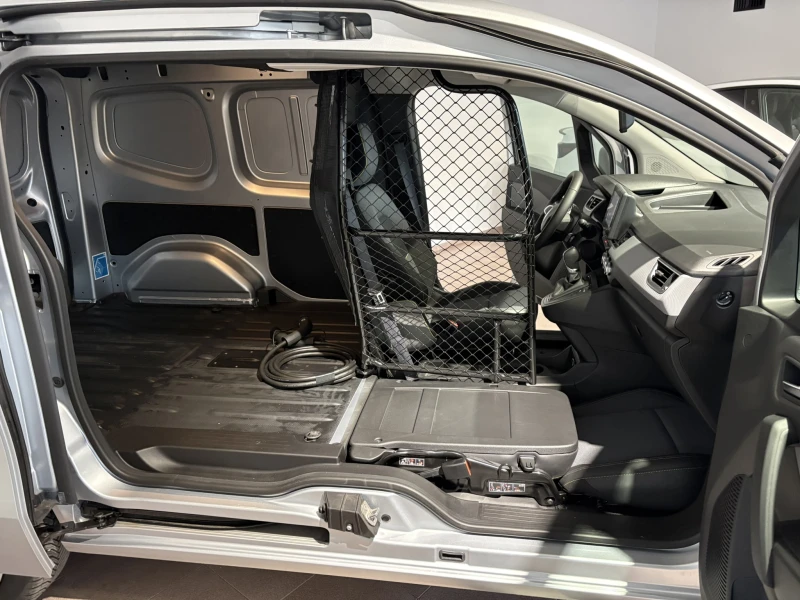 Renault Kangoo E-TECH Advance L1, снимка 10 - Автомобили и джипове - 52128464