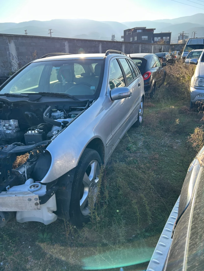 Mercedes-Benz C 220, снимка 9 - Автомобили и джипове - 53289348