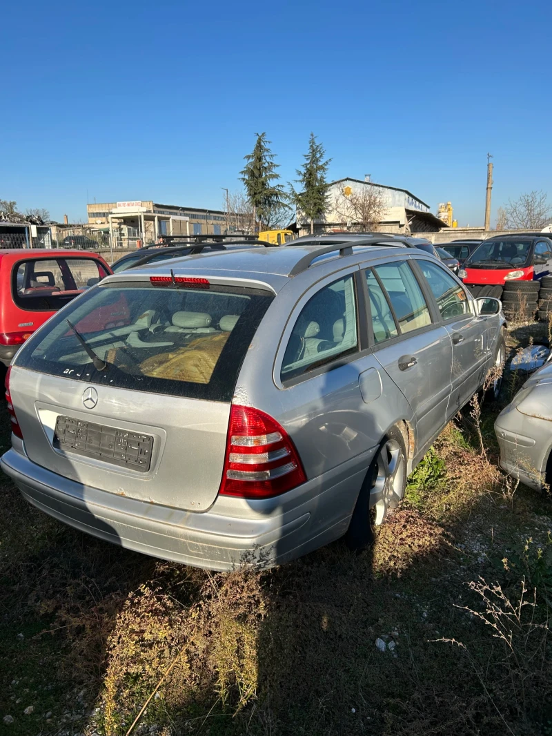 Mercedes-Benz C 220, снимка 6 - Автомобили и джипове - 53289348