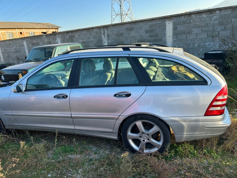 Mercedes-Benz C 220, снимка 8 - Автомобили и джипове - 53289348