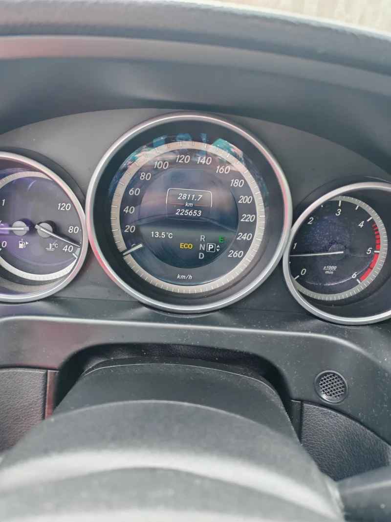 Mercedes-Benz E 200 AMG LINE, снимка 13 - Автомобили и джипове - 53343616