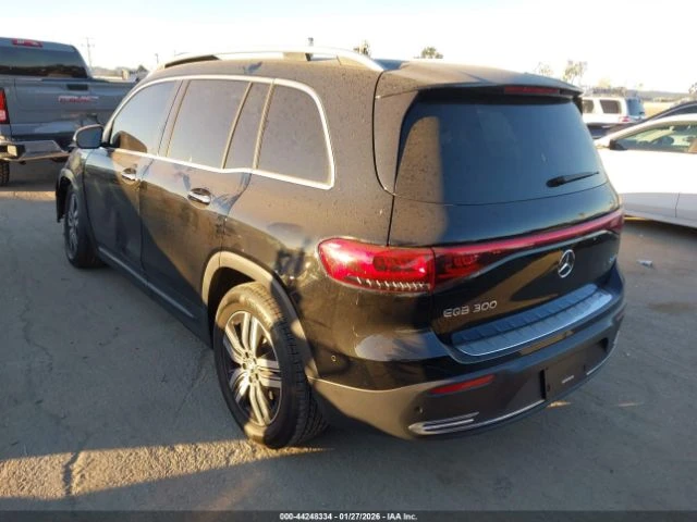 Mercedes-Benz EQB 4MATIC* КОжа* Подгрев* Обдухване* ФИКСИРАНА ЦЕНА, снимка 3 - Автомобили и джипове - 53989539