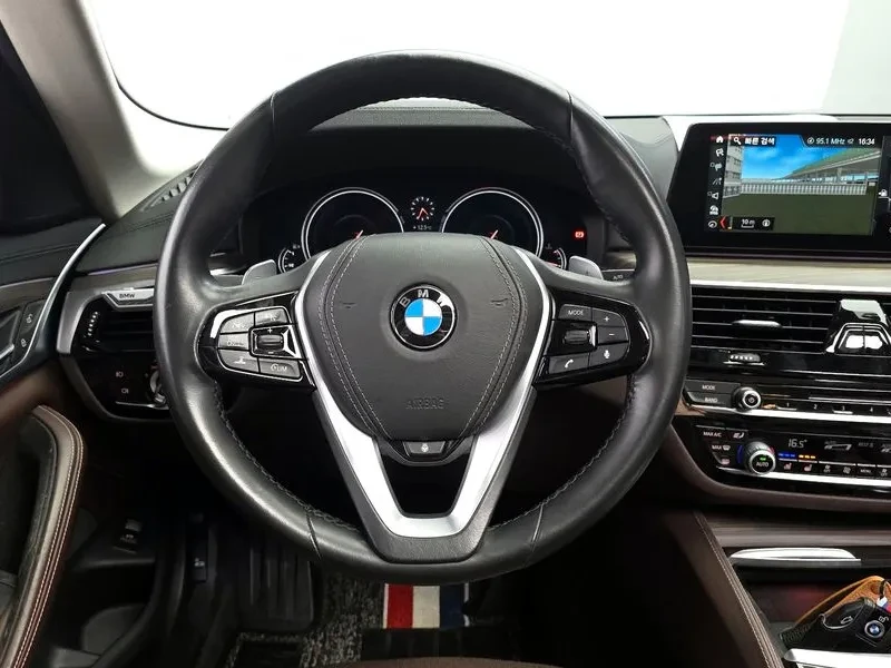 BMW 530 I XDRIVE LUXURY PLUS, снимка 13 - Автомобили и джипове - 55278176