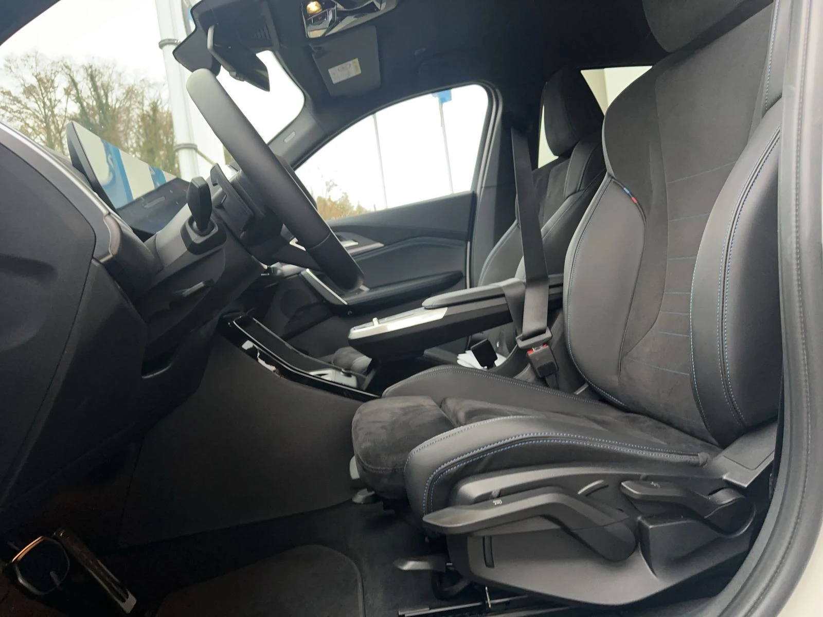 BMW iX2 30/XDRIVE/M-SPACKET/306HP/360/ACC/HEADUP/131f - изображение 6