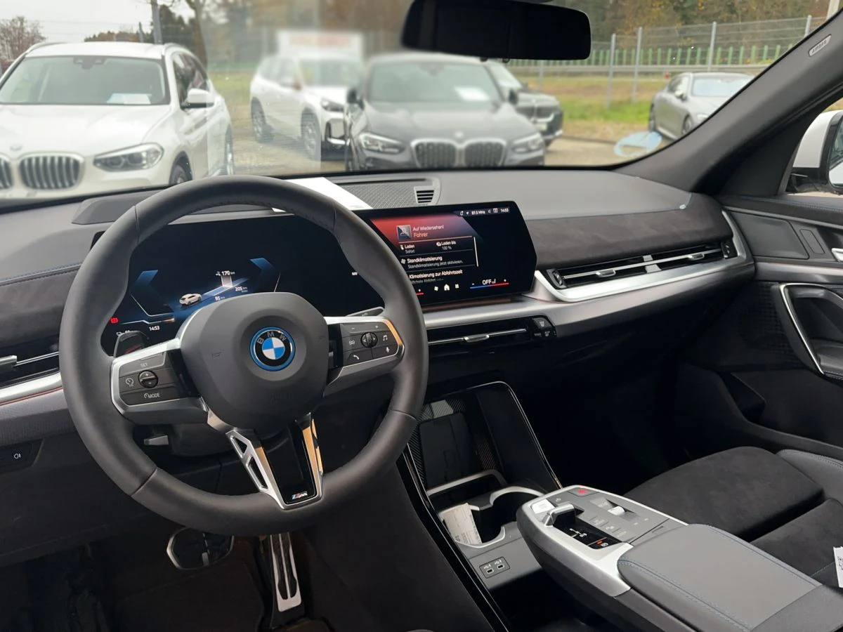BMW iX2 30/XDRIVE/M-SPACKET/306HP/360/ACC/HEADUP/131f - изображение 7