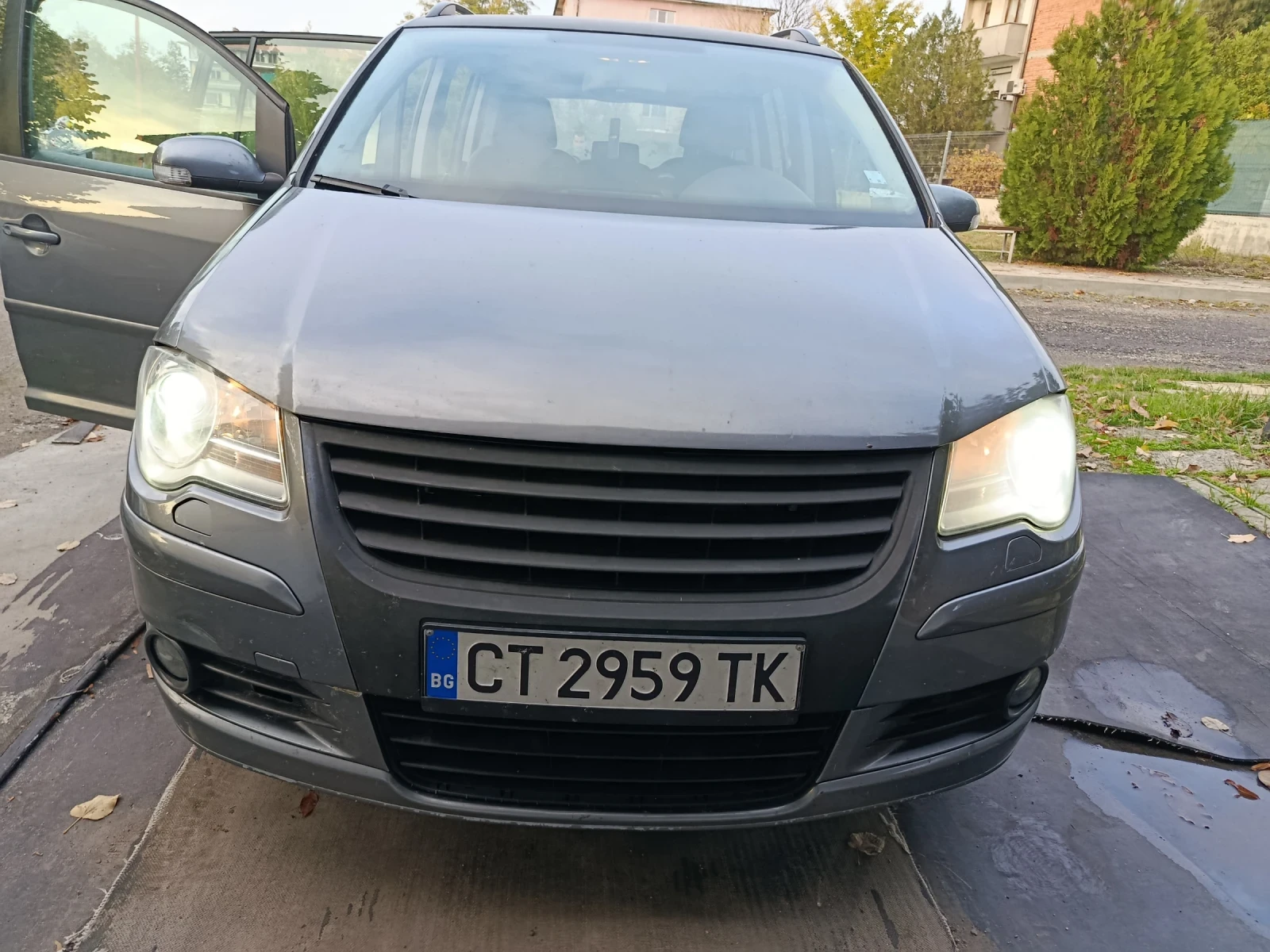 VW Touran 2.0 tdi | Mobile.bg   1