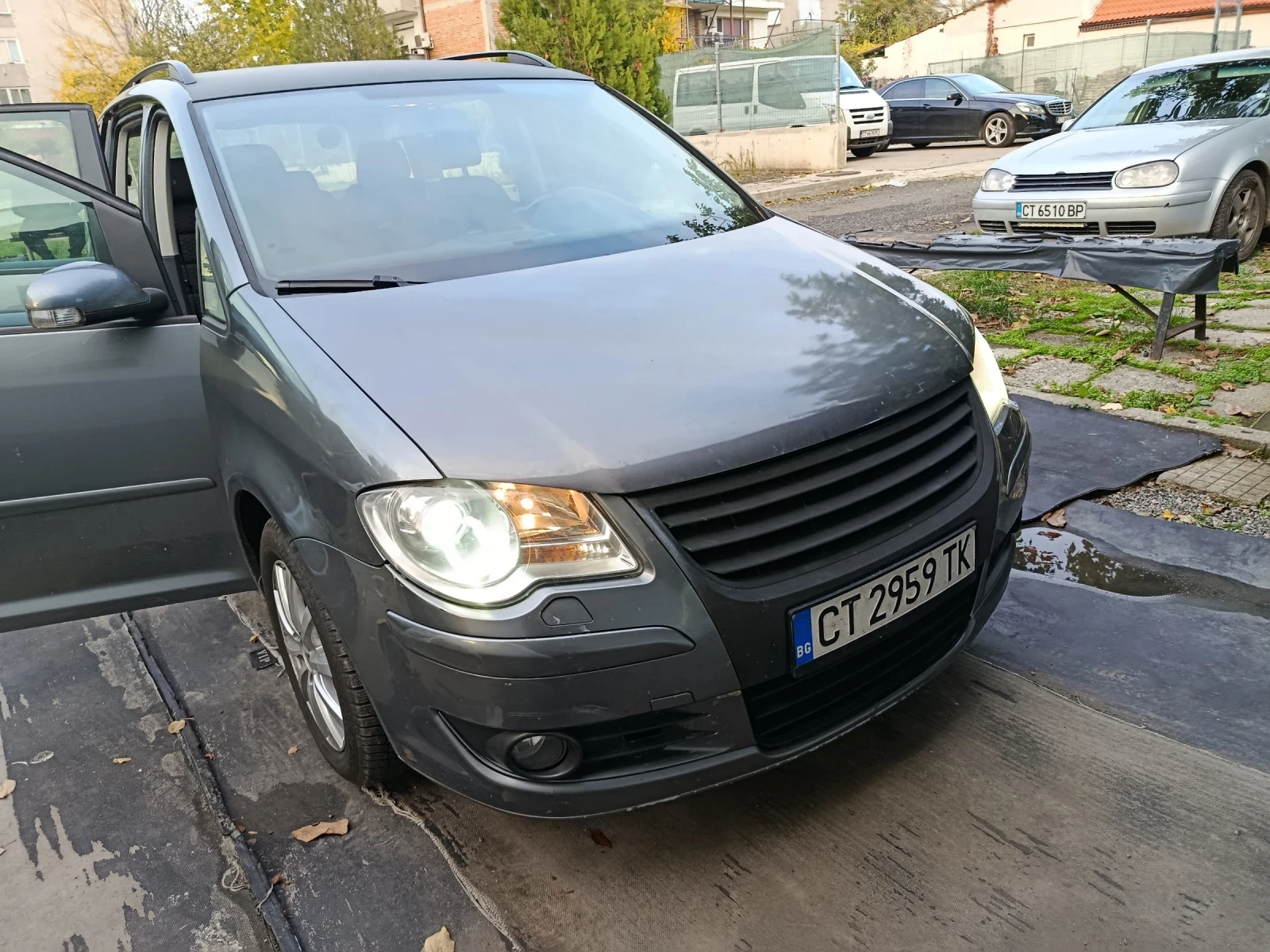 VW Touran 2.0 tdi - изображение 10