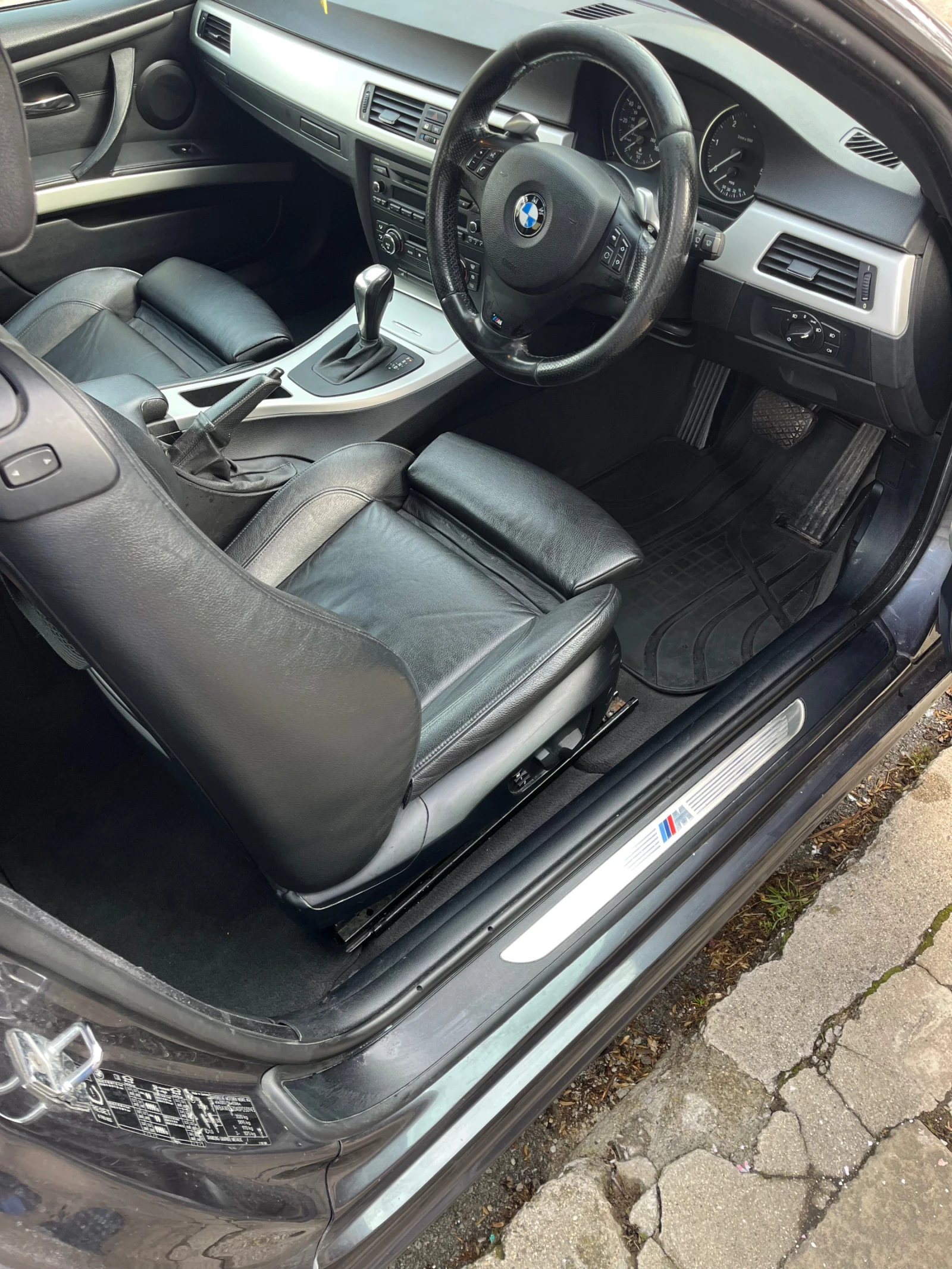 BMW 330 330 D  M sport, снимка 14 - Автомобили и джипове - 54231364