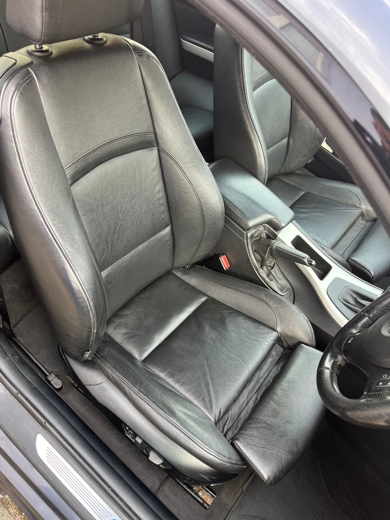 BMW 330 330 D  M sport, снимка 13 - Автомобили и джипове - 54231364