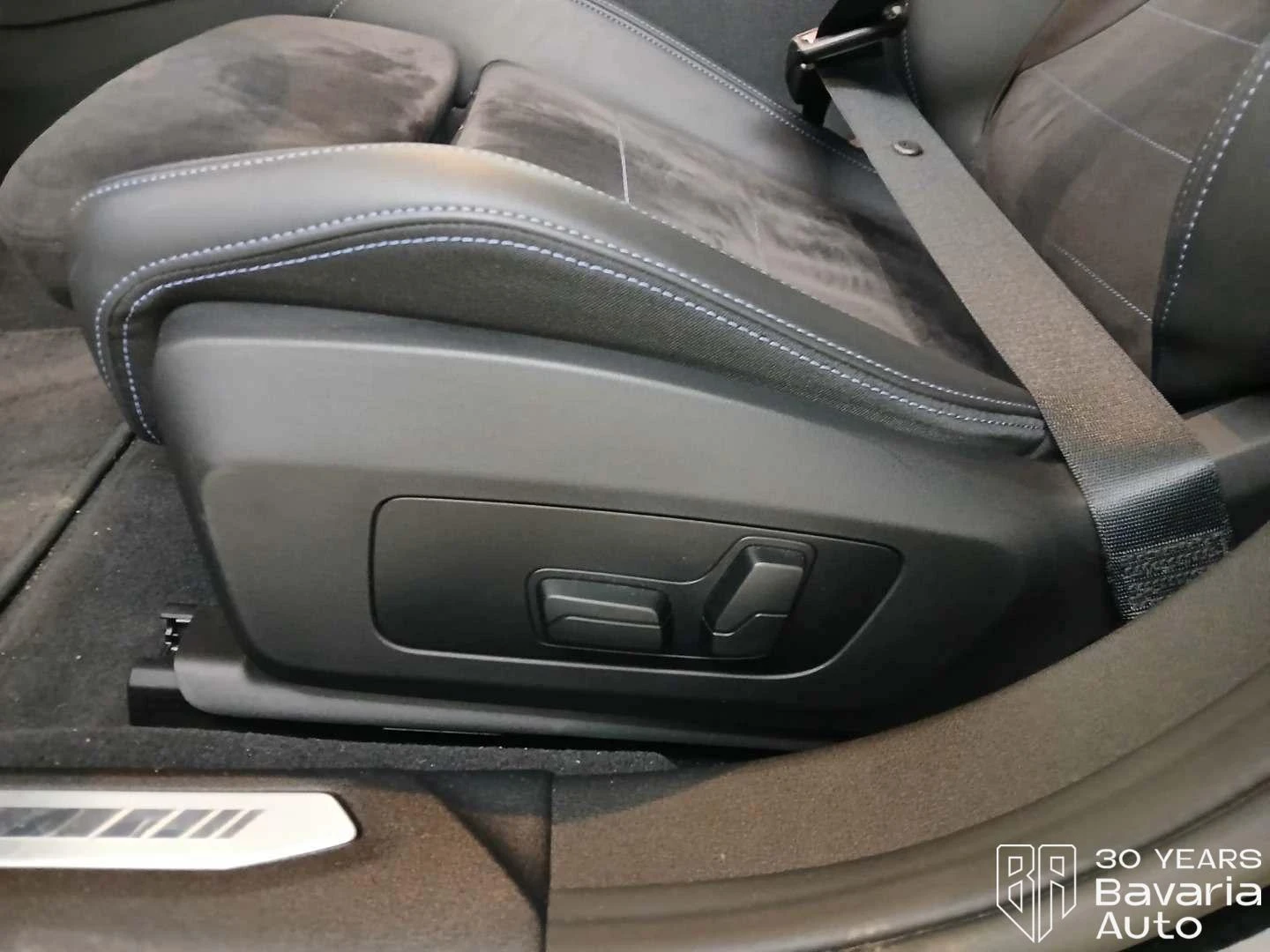 BMW 120 M Sport Paket Steptronic, снимка 13 - Автомобили и джипове - 54345070