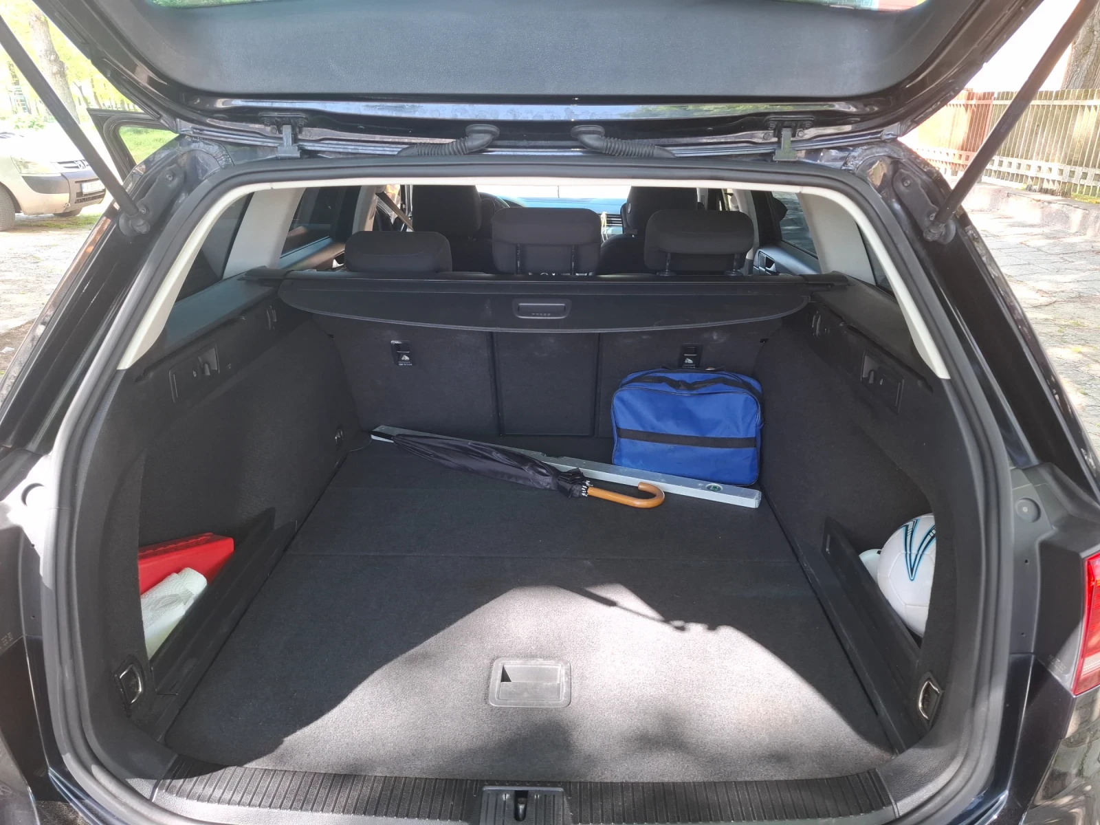 VW Passat 1.6TDI 2015, снимка 14 - Автомобили и джипове - 54399516