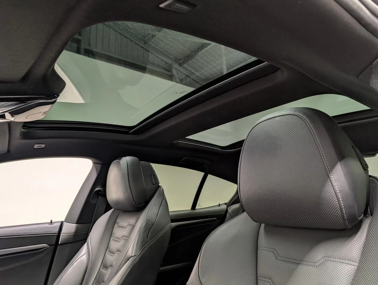 BMW 850 xDRIVE/GRANCOUPE/360/HUD/PANO/LASER/ACC/H&K/468z, снимка 11 - Автомобили и джипове - 54823259