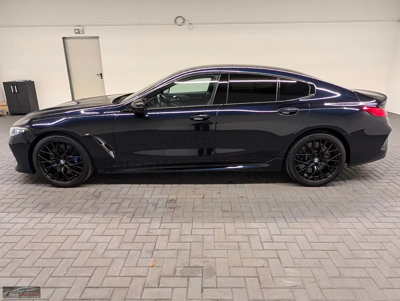 BMW 850 xDRIVE/GRANCOUPE/360/HUD/PANO/LASER/ACC/H&K/468z, снимка 2 - Автомобили и джипове - 54823259