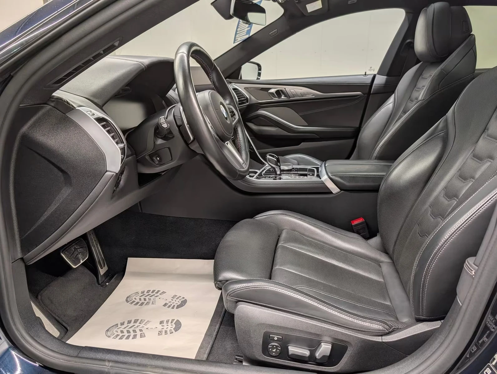 BMW 850 xDRIVE/GRANCOUPE/360/HUD/PANO/LASER/ACC/H&K/468z, снимка 10 - Автомобили и джипове - 54823259