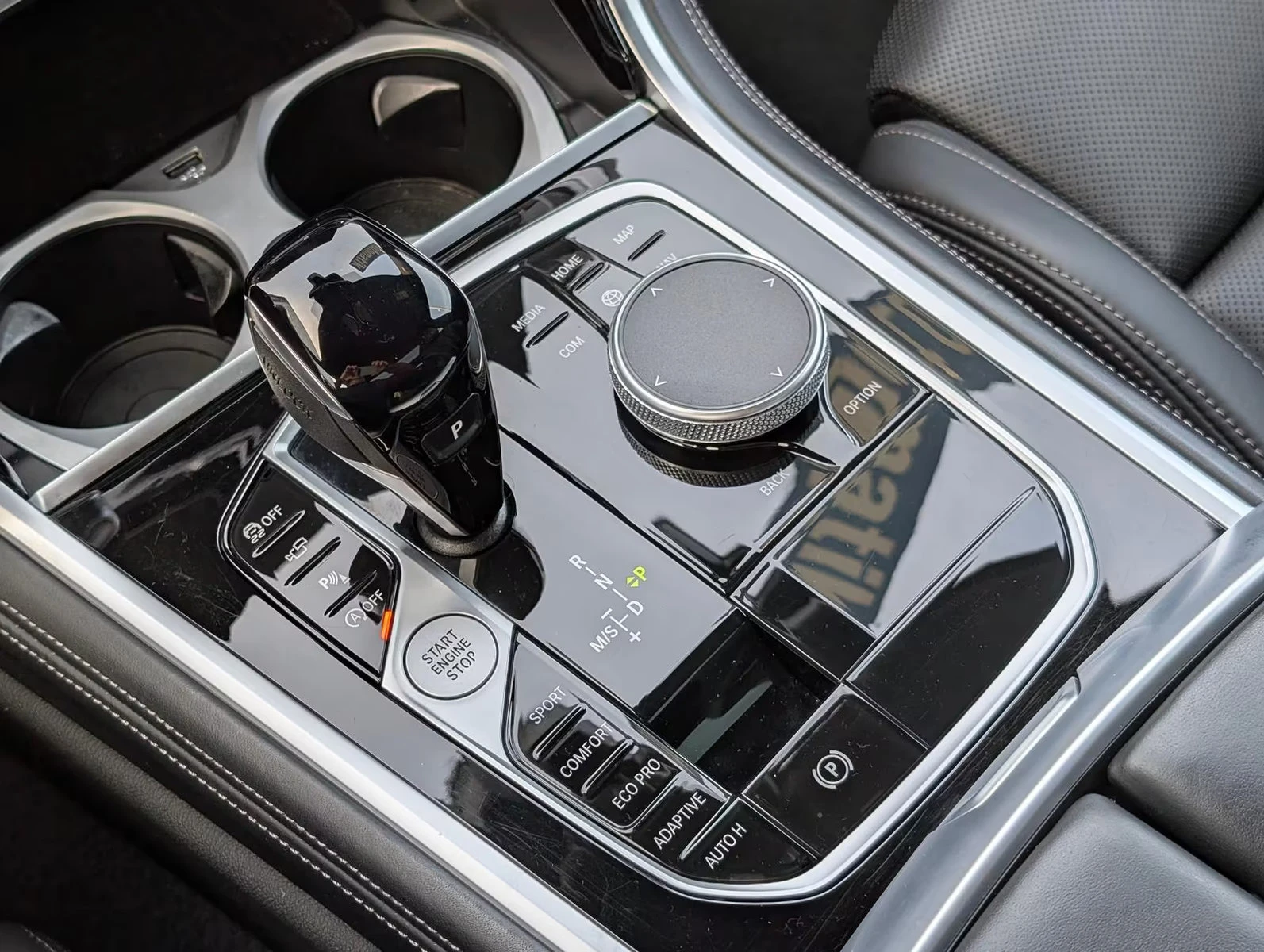 BMW 850 xDRIVE/GRANCOUPE/360/HUD/PANO/LASER/ACC/H&K/468z, снимка 16 - Автомобили и джипове - 54823259