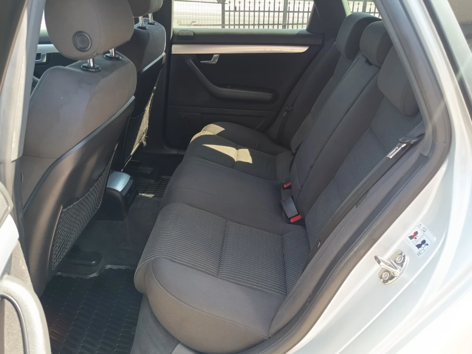 Audi A4 2.0tdi guttro, снимка 10 - Автомобили и джипове - 55235696