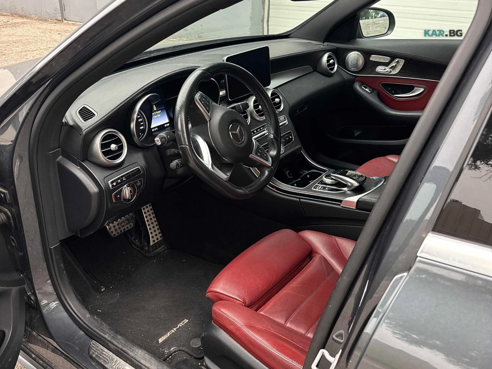 Mercedes-Benz C 400 4MATIC AMG LINE Автокредит Цена до България, снимка 6 - Автомобили и джипове - 55412523