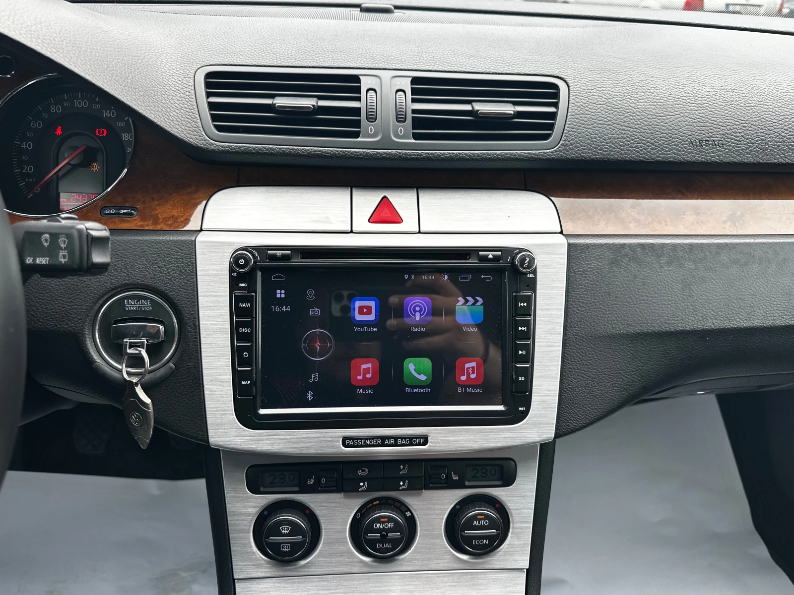VW Passat 2.0TDI 140к.с Highline, снимка 12 - Автомобили и джипове - 55434246