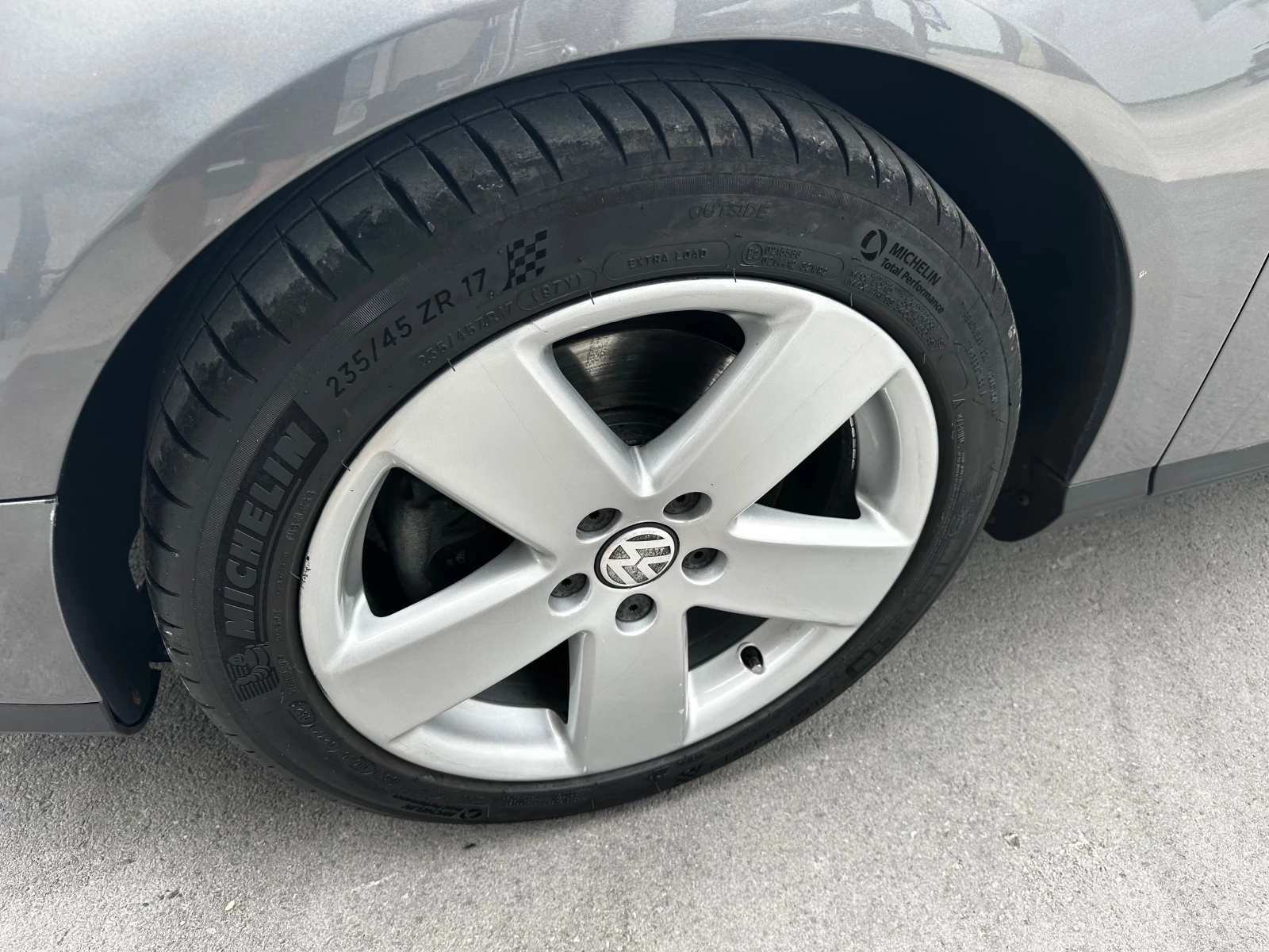 VW Passat 2.0TDI 140к.с Highline, снимка 6 - Автомобили и джипове - 55434246