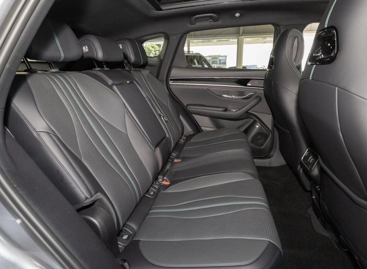 BYD Seal U AWD НАЛИЧНО, снимка 5 - Автомобили и джипове - 55881915