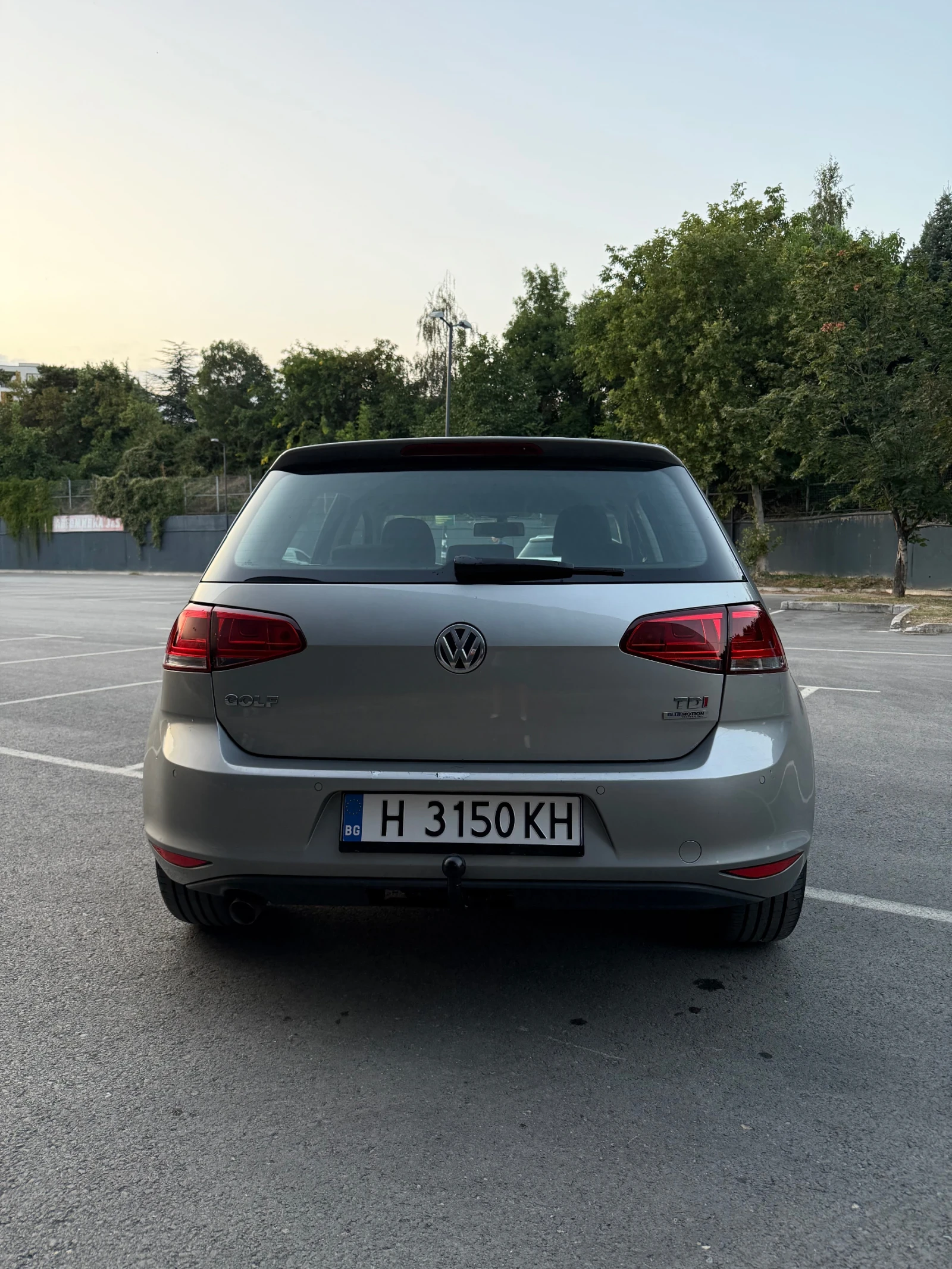 VW Golf 1.6TDI Автомат/Навигация, снимка 4 - Автомобили и джипове - 55962953
