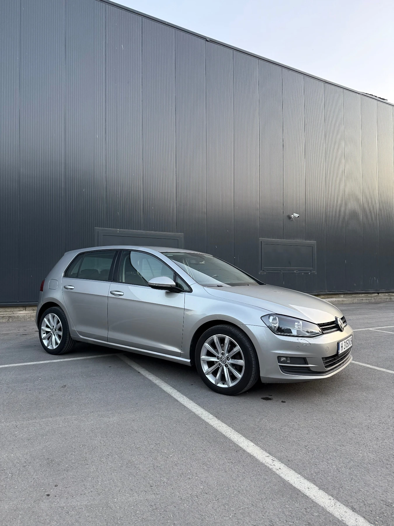 VW Golf 1.6TDI Автомат/Навигация, снимка 2 - Автомобили и джипове - 55962953