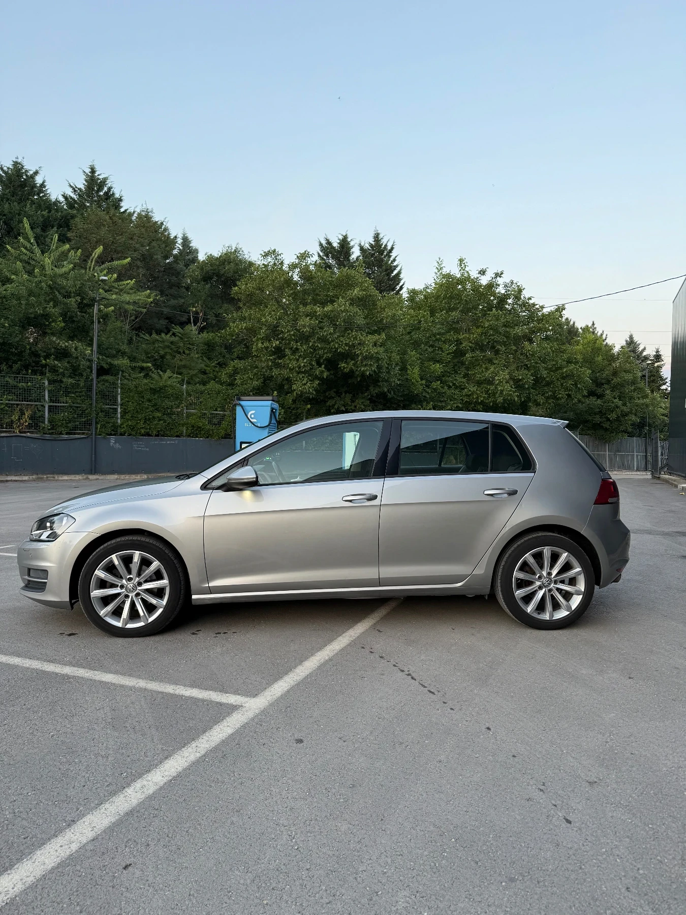 VW Golf 1.6TDI Автомат/Навигация, снимка 3 - Автомобили и джипове - 55962953