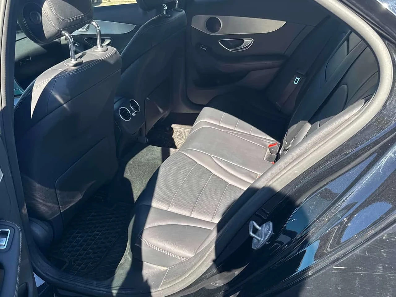 Mercedes-Benz C 300 * CARFAX * ОПЦИЯ ЗА ФИНАНСИРАНЕ, снимка 10 - Автомобили и джипове - 56252911