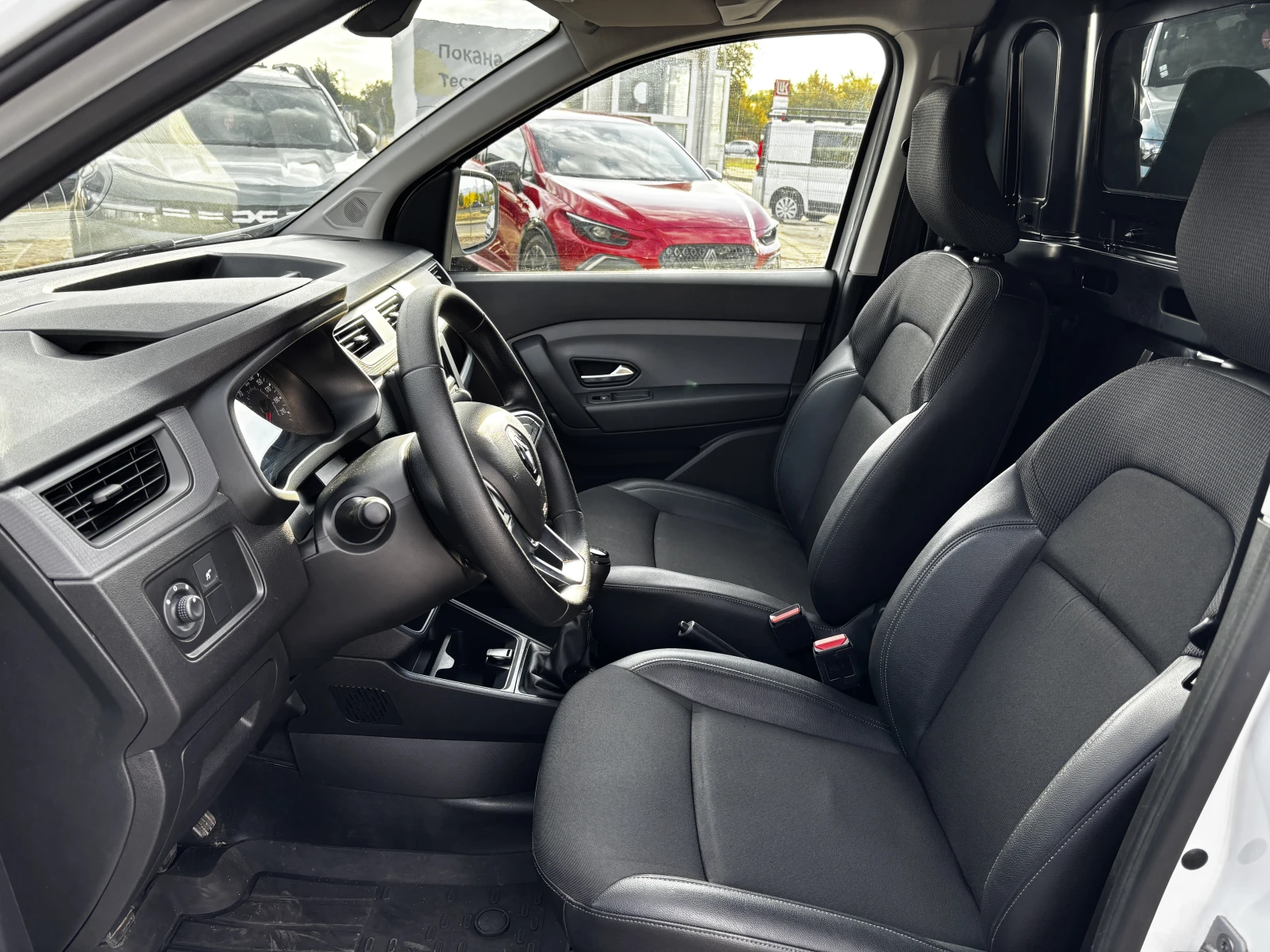 Renault Express 1.5dCi/ 75к.с., снимка 13 - Автомобили и джипове - 56457916