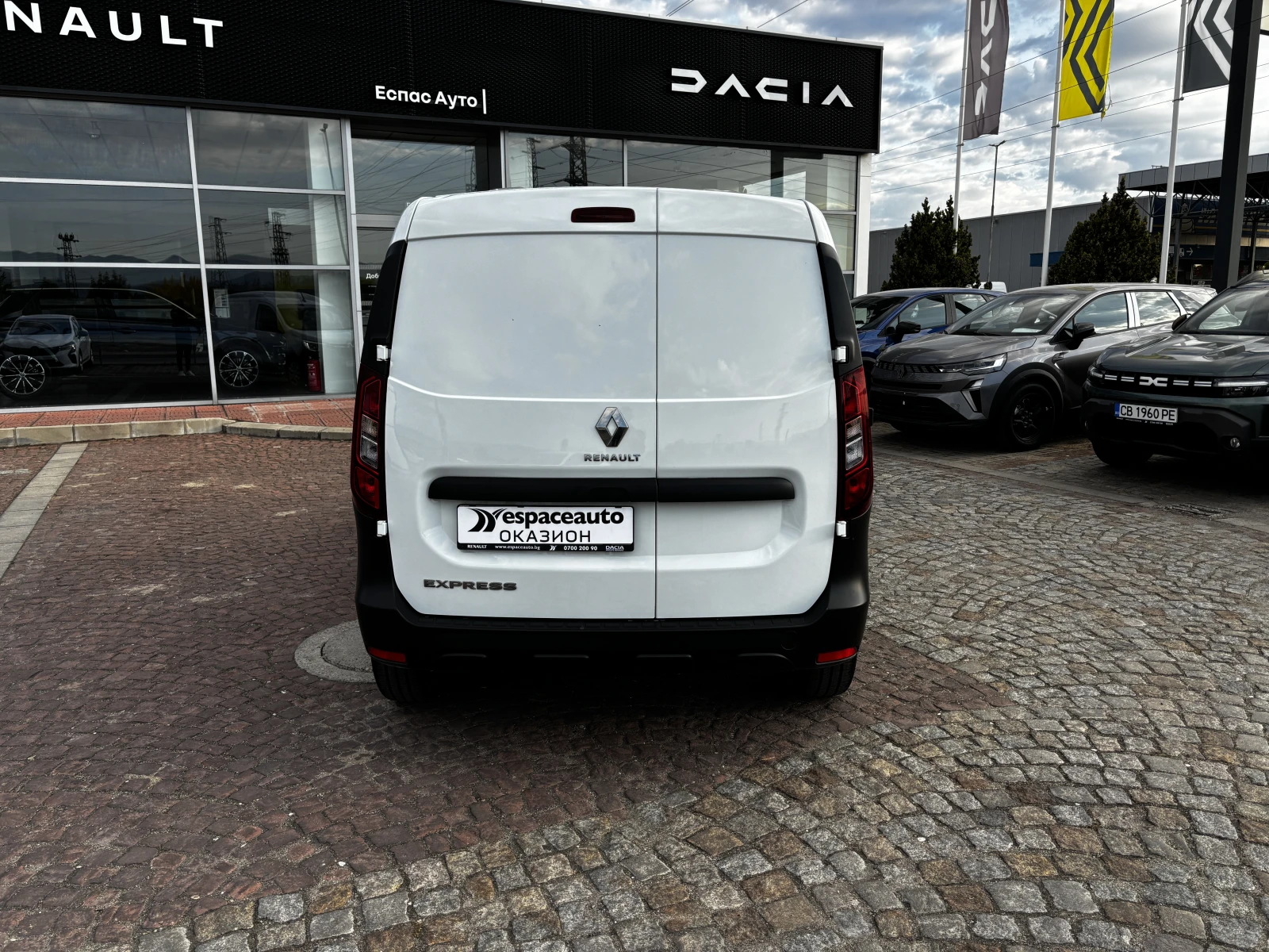 Renault Express 1.5dCi/ 75к.с., снимка 6 - Автомобили и джипове - 56457916