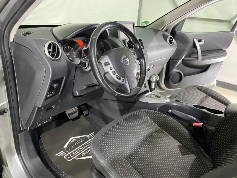 Nissan Qashqai 2.0i GAS, снимка 7 - Автомобили и джипове - 48285334