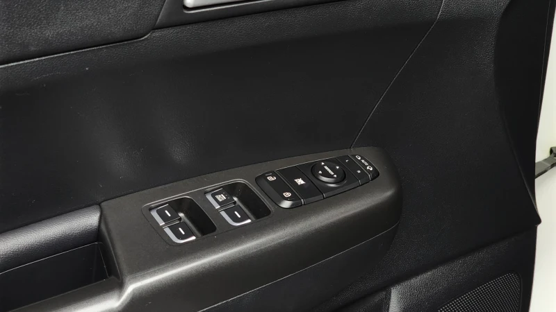 Kia Sportage 2.0 2WD PRESTIGE autogeorge.com, снимка 11 - Автомобили и джипове - 51903632