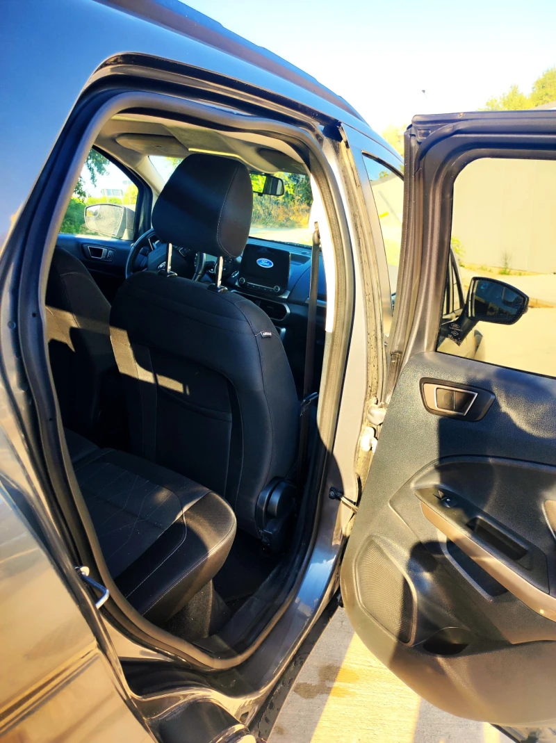 Ford EcoSport SE 2.0 4x4 Automatic 38000км, снимка 14 - Автомобили и джипове - 52657174