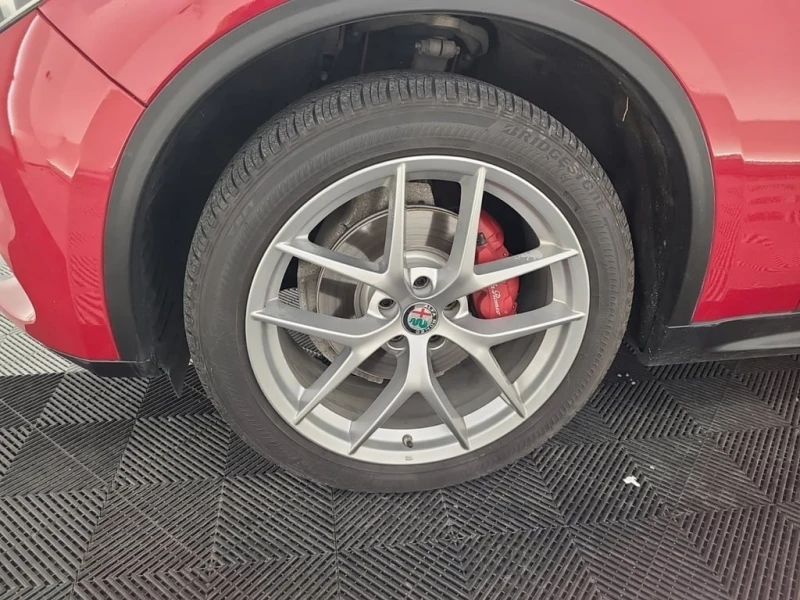 Alfa Romeo Stelvio * TI SPORT * CARFAX * БЕЗ ПЪРВОНАЧАЛНА ВНОСКА, снимка 6 - Автомобили и джипове - 52923667