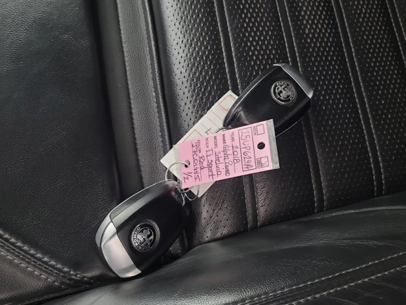 Alfa Romeo Stelvio * TI SPORT * CARFAX * БЕЗ ПЪРВОНАЧАЛНА ВНОСКА, снимка 8 - Автомобили и джипове - 52923667