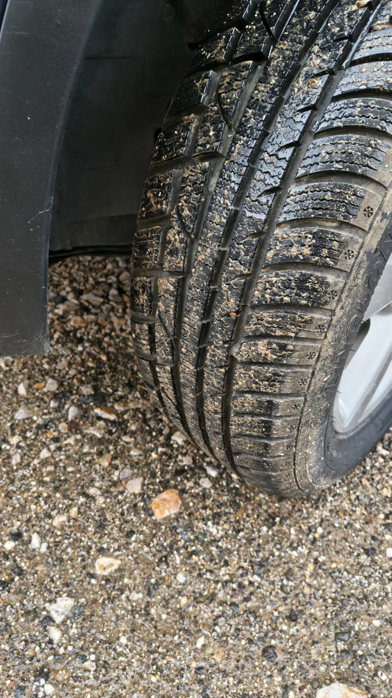 Nissan Qashqai 1.6, снимка 10 - Автомобили и джипове - 53033511