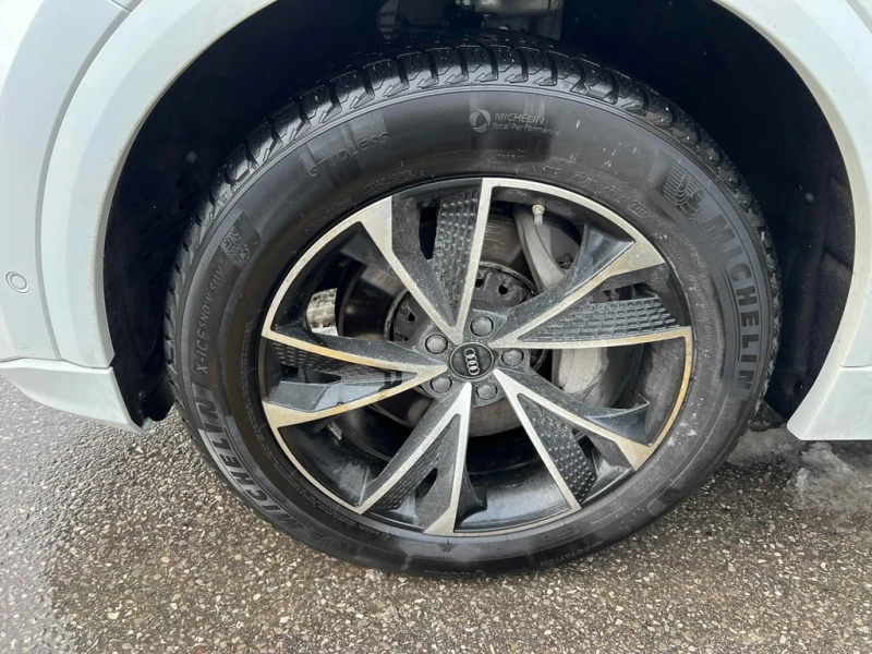 Audi Q8 2019 Progressiv * CARFAX * БЕЗ ПЪРВОНАЧАЛНА ВНОСКА, снимка 6 - Автомобили и джипове - 53158567