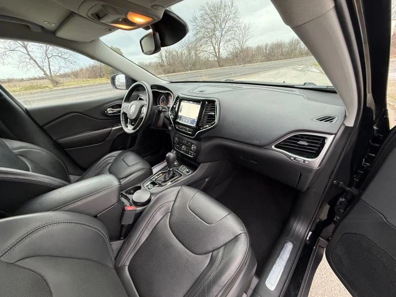 Jeep Cherokee  4x4 AUT. NAVI LIMITED ШВЕЙЦАРИЯ, снимка 9 - Автомобили и джипове - 53290791