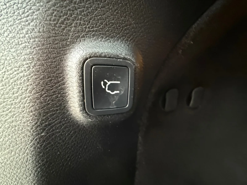 Jeep Cherokee  4x4 AUT. NAVI LIMITED ШВЕЙЦАРИЯ, снимка 13 - Автомобили и джипове - 53290791