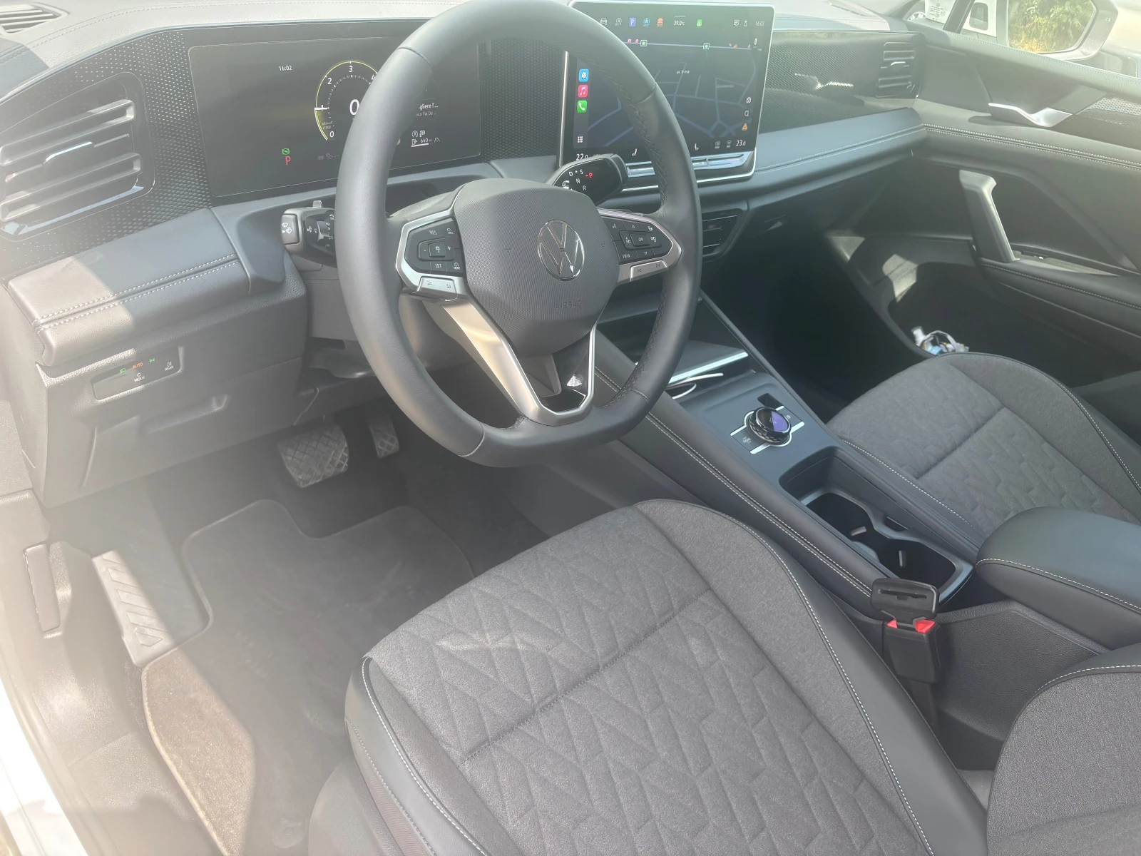 VW Tiguan 2.0 TDI Автомат - изображение 10