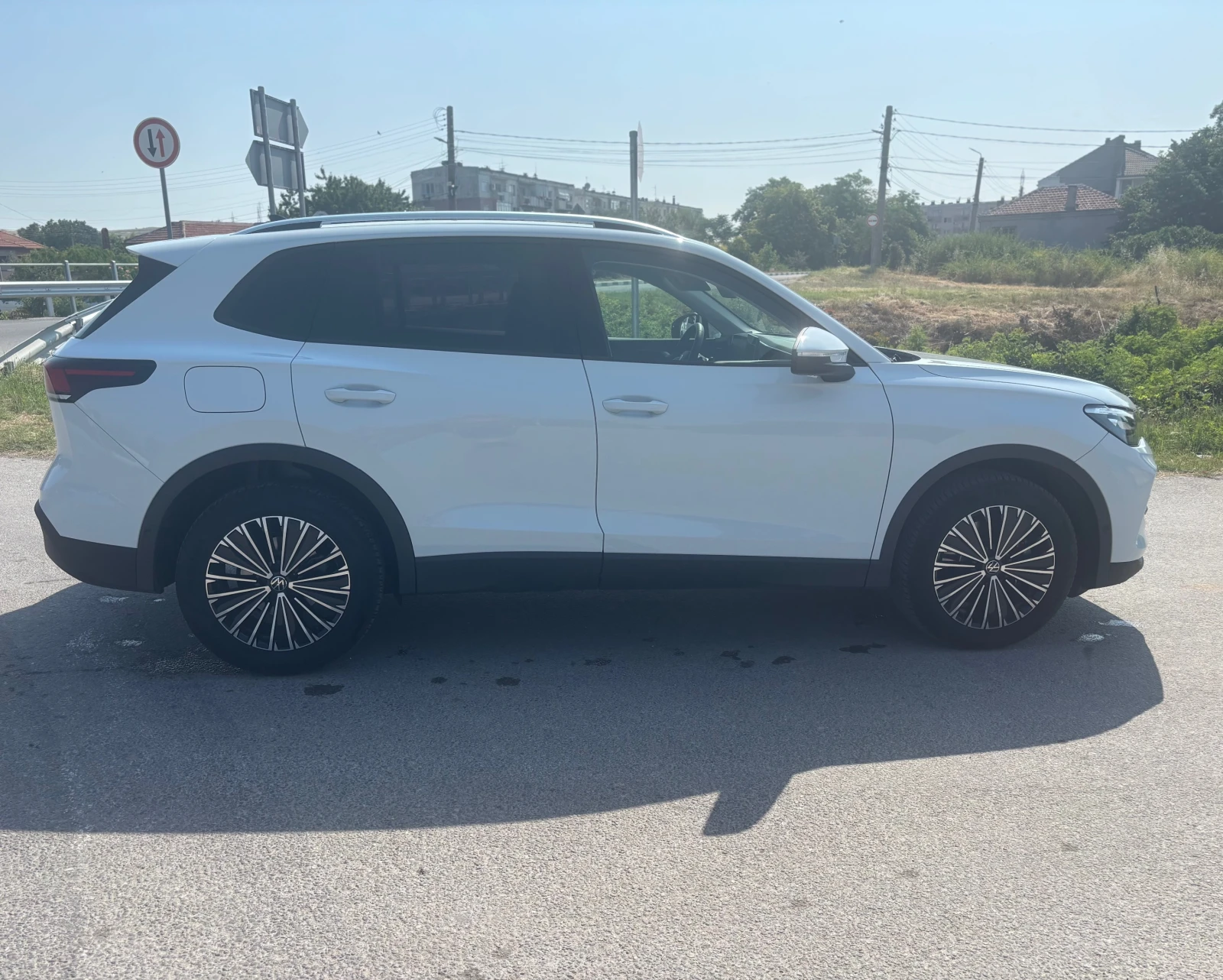 VW Tiguan 2.0 TDI Автомат - изображение 6