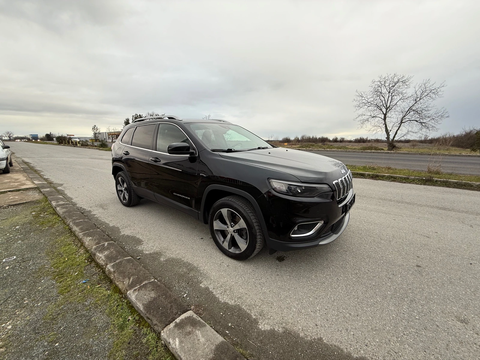 Jeep Cherokee  4x4 AUT. NAVI LIMITED ШВЕЙЦАРИЯ - изображение 3