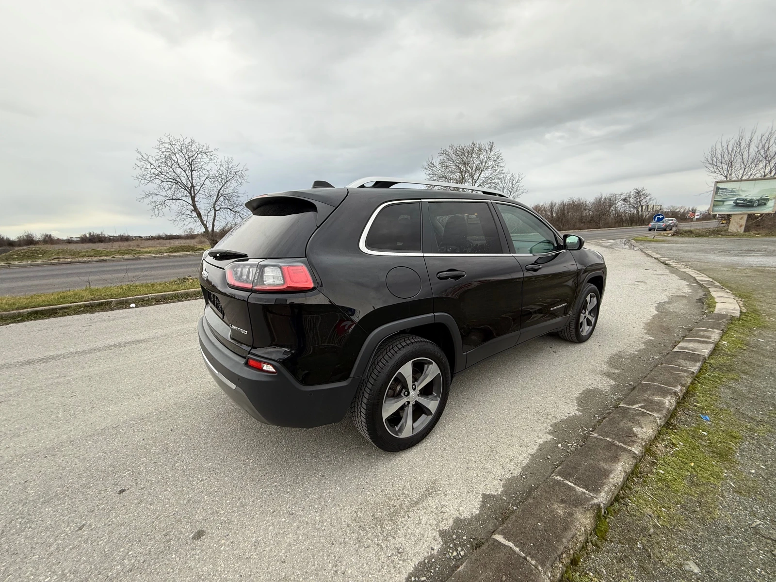 Jeep Cherokee  4x4 AUT. NAVI LIMITED ШВЕЙЦАРИЯ - изображение 2
