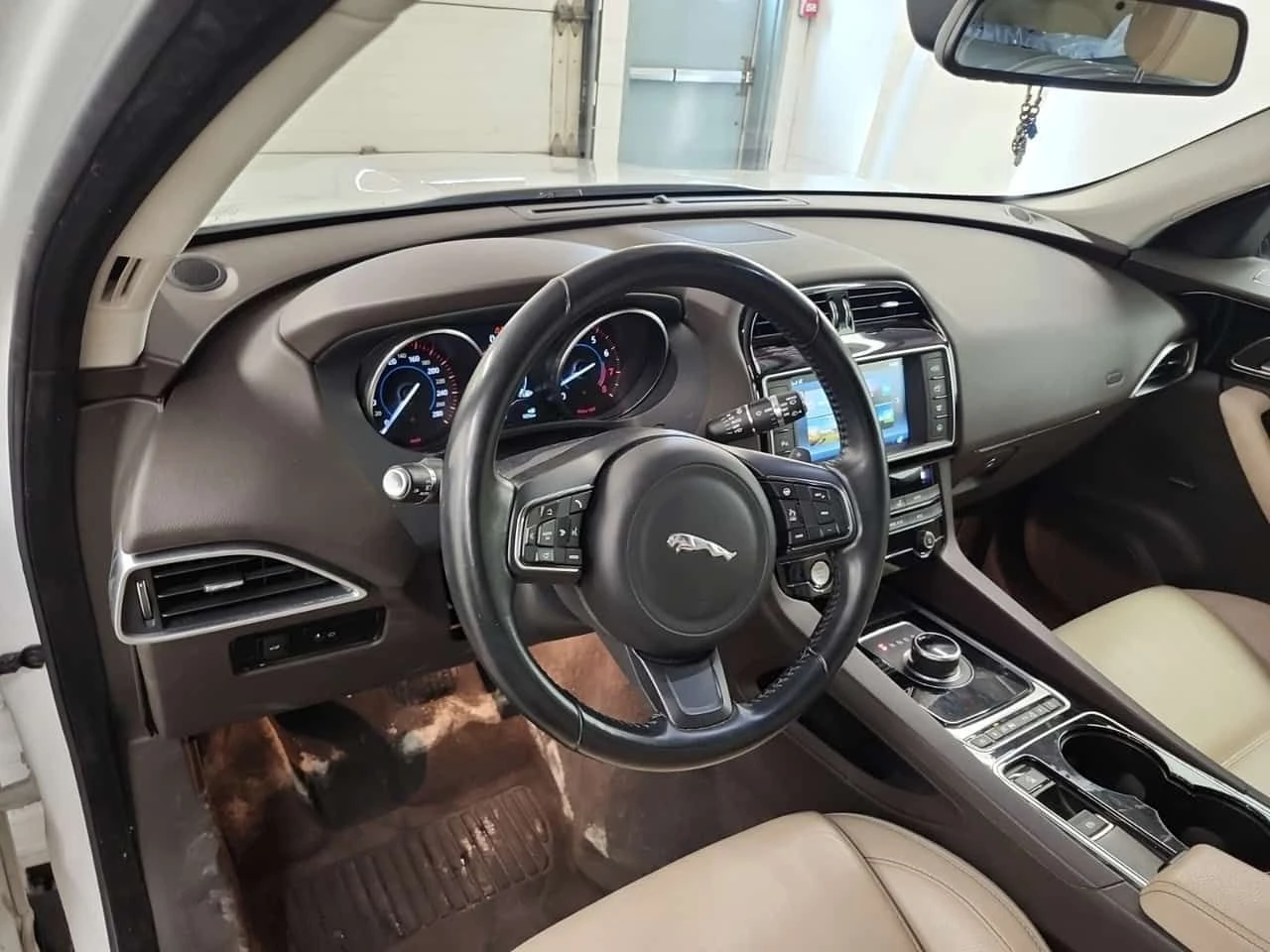 Jaguar F-PACE * 35T PRESTIGE * CARFAX * ЦЕНА ДО БГ, снимка 9 - Автомобили и джипове - 54082074