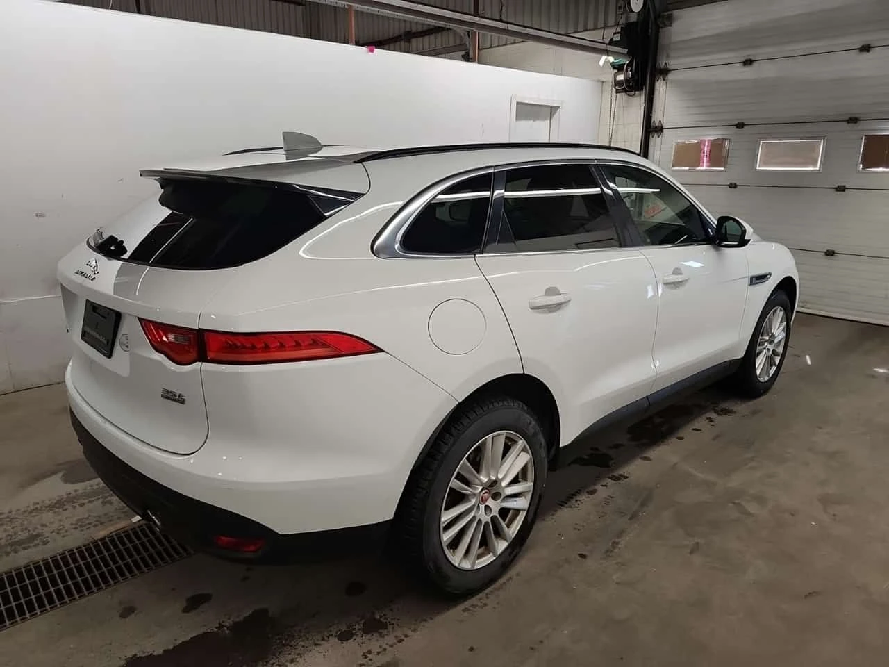 Jaguar F-PACE * 35T PRESTIGE * CARFAX * ЦЕНА ДО БГ, снимка 3 - Автомобили и джипове - 54082074