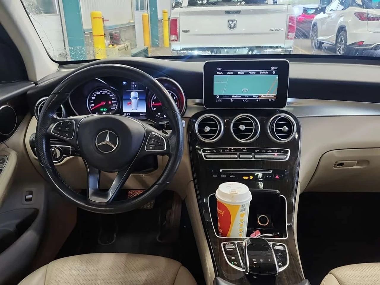 Mercedes-Benz GLC 300 МЪРТВА ТОЧКА| ПОДГРЕВИ| ПАНОРАМА| CARFAX| , снимка 11 - Автомобили и джипове - 54518504