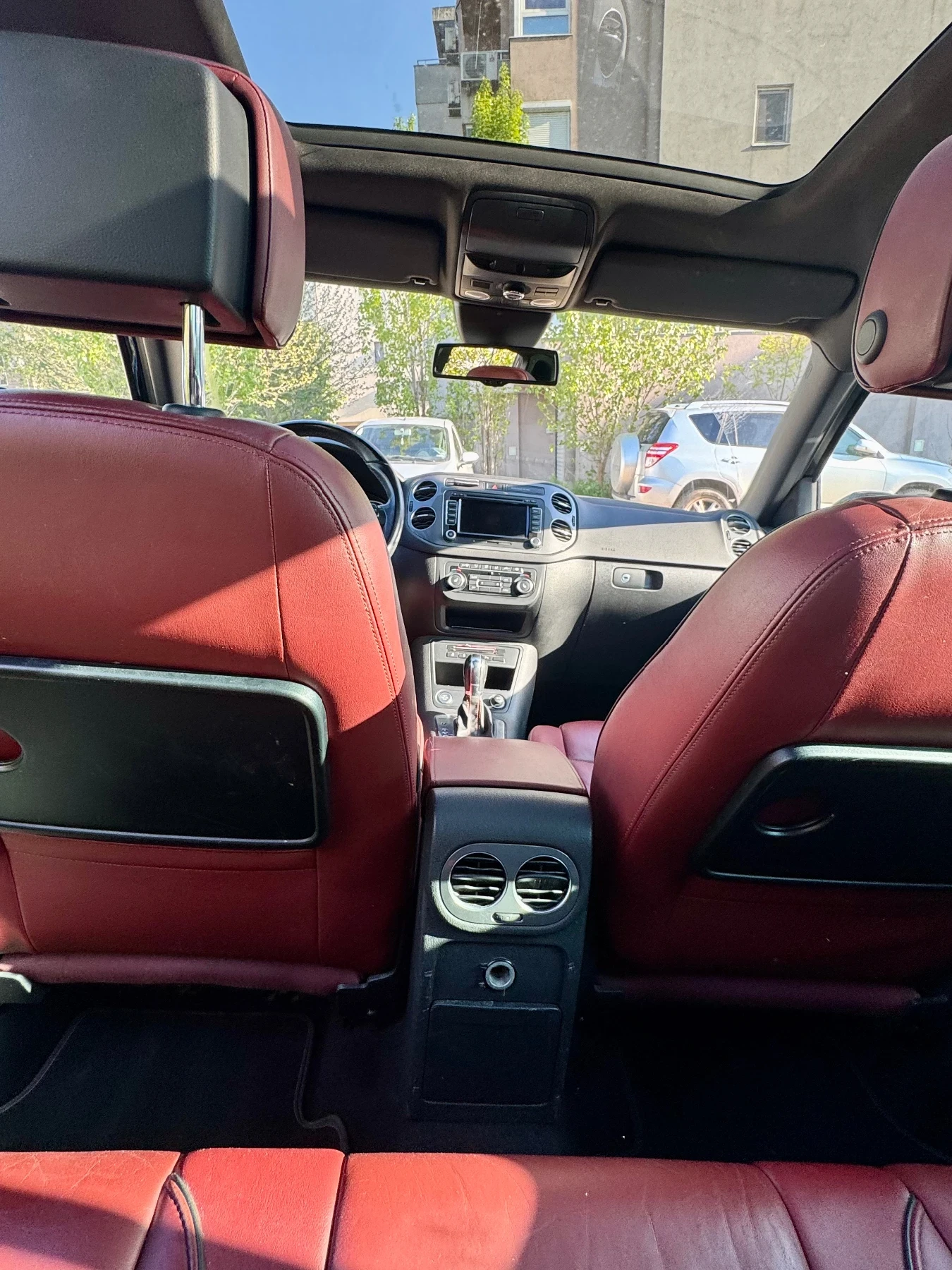 VW Tiguan 2.0 TDI 4Motion R-Line DSG, снимка 9 - Автомобили и джипове - 54755021