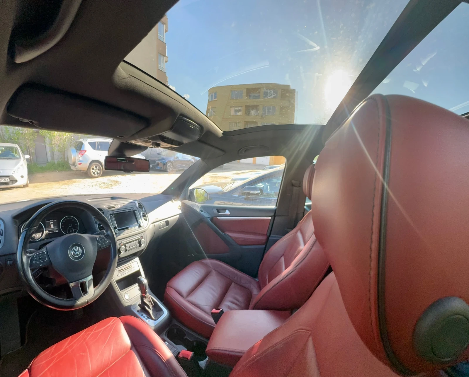 VW Tiguan 2.0 TDI 4Motion R-Line DSG, снимка 8 - Автомобили и джипове - 54755021
